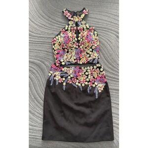 JVN BY JOVANI 2 Piece Halter Top Skirt Embroidery Floral Formal PROM Size 4